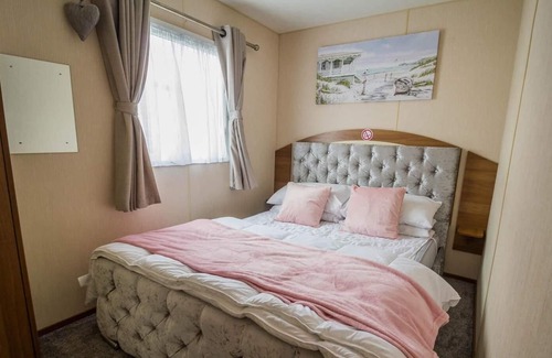 Clacton-on-Sea House | 8 berth caravan at Highfield Grange nearby Clacton-on-Sea ref 26270E