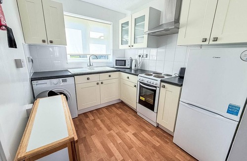 Great Yarmouth Ski Chalet | 8 berth chalet to hire at Bermuda Holiday Park nearby Hemsby beach ref 18192B