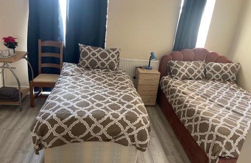 West Bromwich Apartment | 8 braybrook crescent