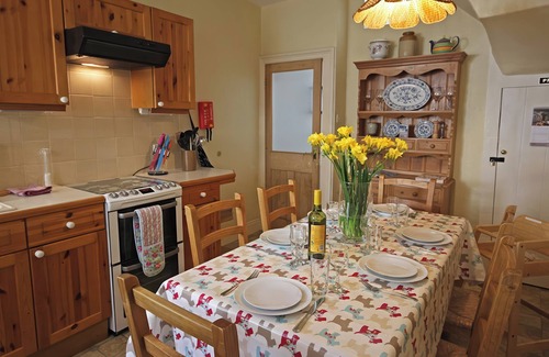 Salcombe Cottage | 8 CHURCH STREET, pet friendly, country holiday cottage in Salcombe