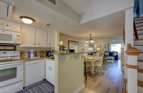 Hilton Head Island Villa | 8 Hilton Head Cabanas: So Close to the beach! 2 BR Villa. Free Bikes, Pool