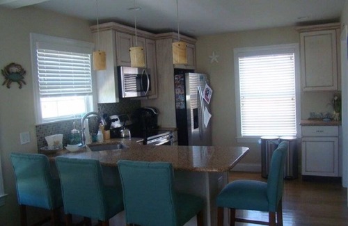 North Beach Haven Condo | 8 houses from the ocean and 8 houses from the bay, new construction, great view!