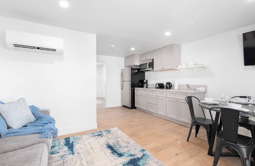 Mammoth Lakes Apartment | #8 In town NEW apartment by restaurants