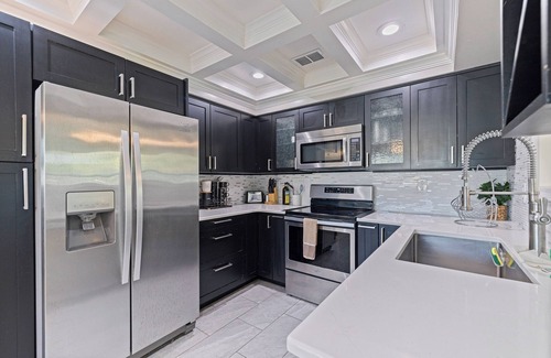 St. Petersburg - Clearwater House | 8 Mi to Beach: Family-Friendly, Pastel Gem!