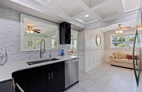 St. Petersburg - Clearwater House | 8 Mi to Beach: Family-Friendly, Pastel Gem!