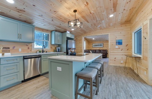 Empire Cottage | 8 Mi to Sleeping Bear Dunes: Creekside Cabin