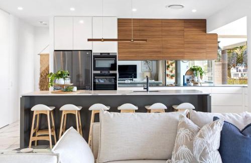 Sunshine Beach Apartment | 8 Nereus 2 Bedroom Stunning Apartment in the Heart of Sunshine Beach 5 mins to Noosa