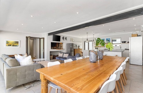 Betty's Bay House | 8 on Nivenia - Five Bedroom House, Sleeps 10