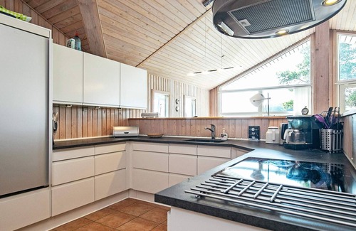 Østerskov House | 8 person holiday home in Humble