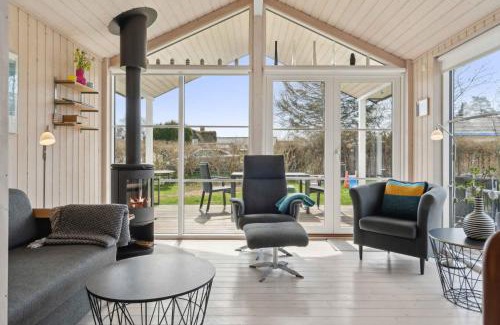 Hvidbjerg Strand House | 8-Person Holidayhome Close To Childfriendly Beach