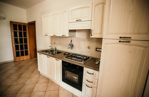 Campiglia Marittima House | 8 RIBOCCHI HOLIDAY HOME: THREE-ROOM APARTMENT WITH POOL SEA, THERMAL BATHS AND VILLAGES