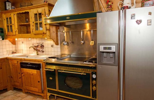 Chatel Apartment | 8-room chalet, 16 pers, near village, parking, WiFi, pets allowed