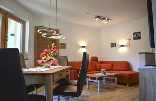 Strass im Zillertal Apartment | 80 m² Apartment ∙ 2 bedrooms ∙ 5 guests