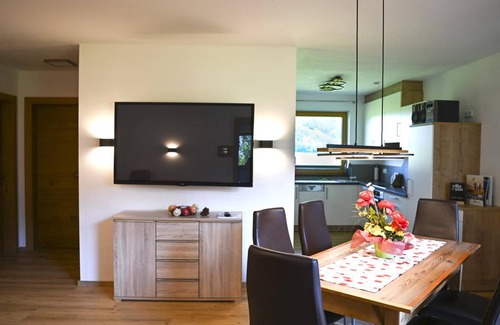 Strass im Zillertal Apartment | 80 m² Apartment ∙ 2 bedrooms ∙ 5 guests