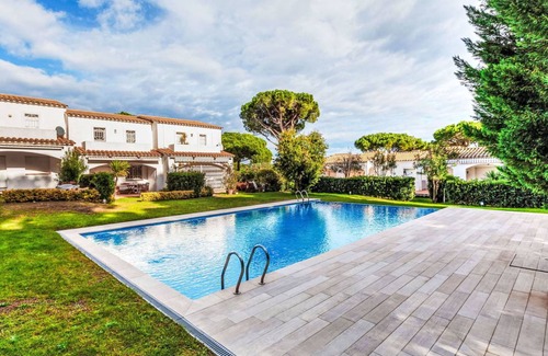 Pals Other | 80 m² Accommodation ∙ 2 bedrooms ∙ 4 guests