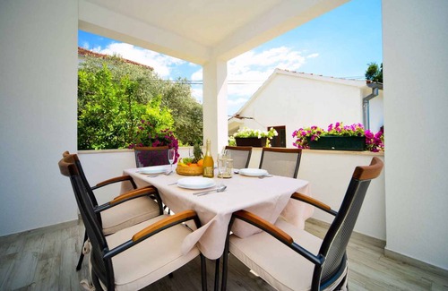 Biograd na Moru Apartment | 80 m² Apartment ∙ 2 bedrooms ∙ 5 guests