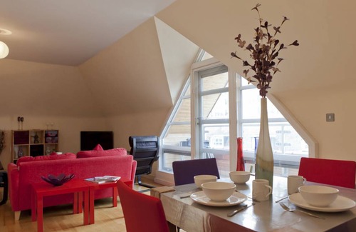 Ipswich Apartment | 80 m² Apartment ∙ 2 bedrooms ∙ 4 guests
