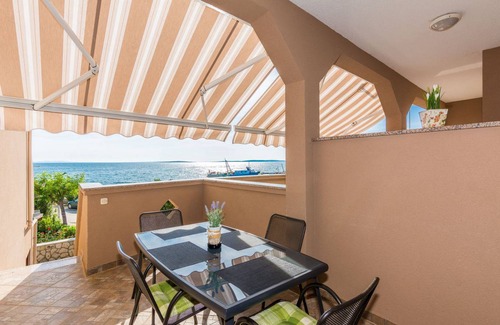 Kosljun Apartment | 80 m² Apartment ∙ 2 bedrooms ∙ 4 guests