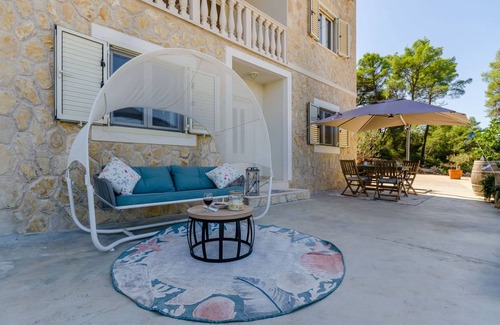Vrboska Apartment | 80 m² Apartment ∙ 2 bedrooms ∙ 5 guests