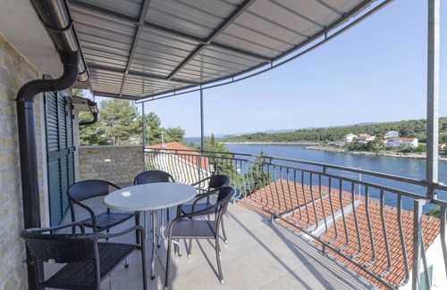 Cove Basina (Jelsa) Apartment | 80 m² Apartment ∙ 2 bedrooms ∙ 6 guests