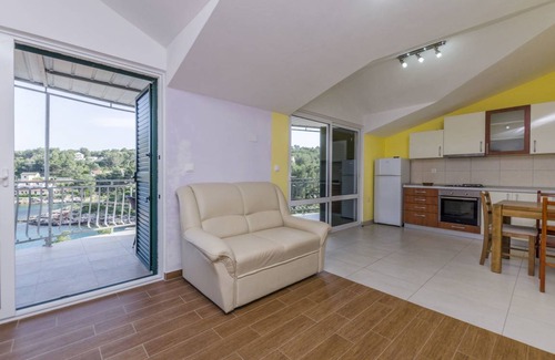 Cove Basina (Jelsa) Apartment | 80 m² Apartment ∙ 2 bedrooms ∙ 6 guests