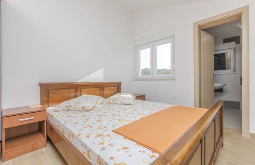 Cove Basina (Jelsa) Apartment | 80 m² Apartment ∙ 2 bedrooms ∙ 6 guests