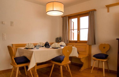 Zuoz Apartment | 80 m² Apartment ∙ 2 bedrooms ∙ 4 guests