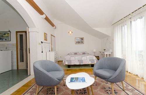 Bol Apartment | 80 m² Apartment ∙ 2 bedrooms ∙ 4 guests