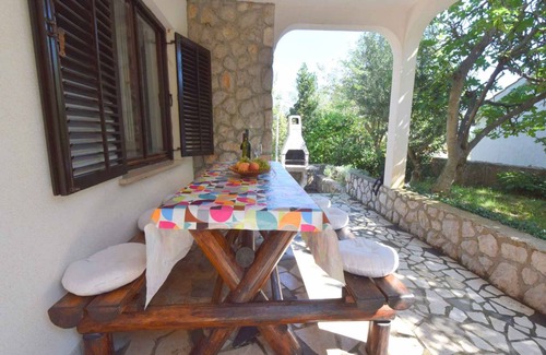 Municipality of Omisalj Apartment | 80 m² Apartment ∙ 3 bedrooms ∙ 8 guests