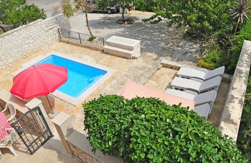 Supetar Apartment | 80 m² Apartment ∙ 3 bedrooms ∙ 7 guests