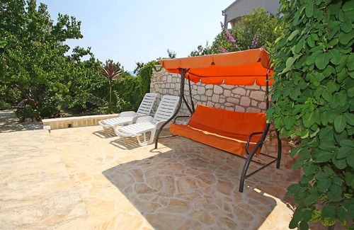 Supetar Apartment | 80 m² Apartment ∙ 3 bedrooms ∙ 7 guests