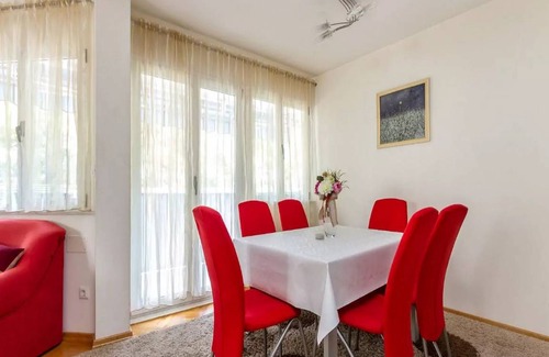 Split Apartment | 80 m² Apartment ∙ 3 bedrooms ∙ 5 guests