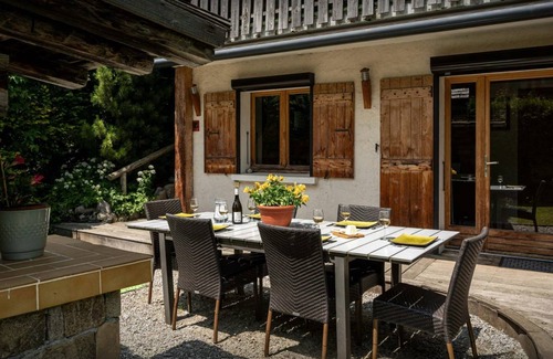 La Clusaz Ski Chalet | 80 m² Chalet ∙ 2 bedrooms ∙ 4 guests