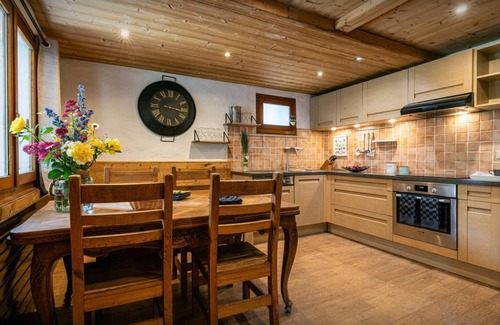La Clusaz Ski Chalet | 80 m² Chalet ∙ 2 bedrooms ∙ 4 guests