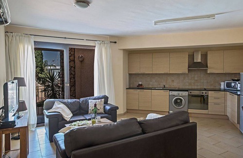 Ayia Napa Cottage | 80 m² Cottage ∙ 2 bedrooms ∙ 4 guests