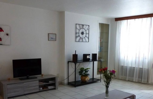 Moulins House | 80 m² House ∙ 1 bedroom ∙ 2 guests