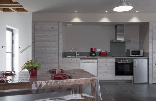 Chapeau House | 80 m² House ∙ 2 bedrooms ∙ 4 guests