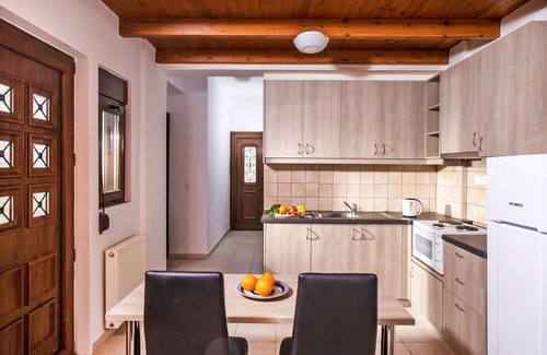 Palaiokastro Villa | 80 m² Villa ∙ 2 bedrooms ∙ 4 guests