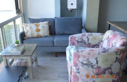 Pollok Beach Apartment | 80 Steps to the Sea