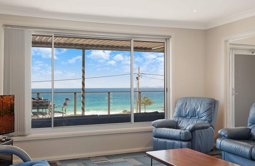 Kianga House | 81 Dalmeny Drive - Beach House