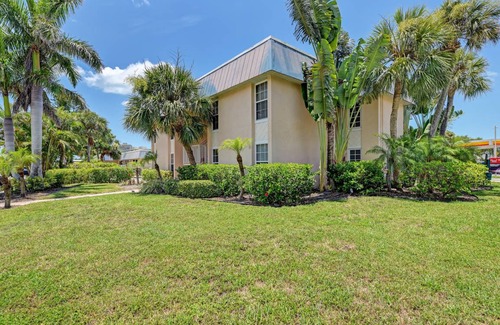 Siesta Key Village Apartment | 82 m² Apartment ∙ 2 bedrooms ∙ 4 guests