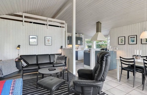 Hov House | 83 m² House ∙ 1 bedroom ∙ 8 guests