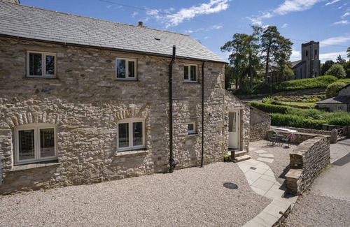 Casterton House | 83 m² House ∙ 2 bedrooms ∙ 4 guests