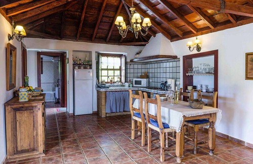 El Granel House | 84 m² House ∙ 2 bedrooms ∙ 4 guests