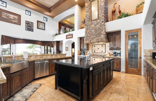 Cave Creek House | 8400sf Spectacular Mansion POOL AND Mini GOLF Scottsdale/Cave Creek 16 Beds