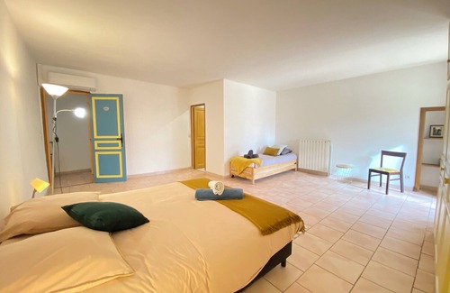 Althen-des-Paluds Other | 84B7 - Accommodation in a charming 18th century farmhouse