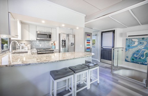 St. Petersburg - Clearwater Boat Rental | 84’YACHT, DEEP SPRING DISCOUNTS,KING BEDS,MASSAGES,CHEF,KAYAKS,SUP