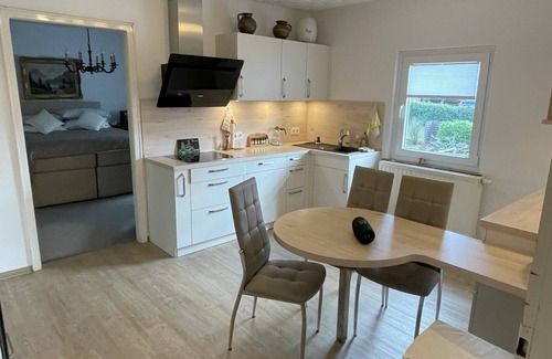 Riegelsberg Apartment | 85 sqm with garden and private garage for 6 people – Apartment “Rosie”