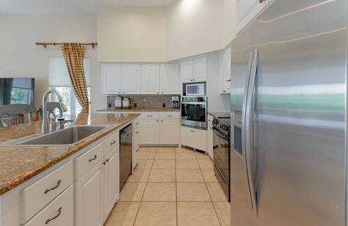 Manor House | 88-Acre Countryside Chateau with Sunset Views | Sleeps 25 - WLVR