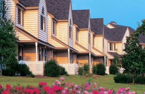Berkeley House | 8BDR/8BA value package near attractions. Sleeps 24. Best value in Williamsburg!